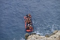 Nešťastie pri Kanárskych ostrovoch: Prevrátil sa čln s migrantmi, hlásia obete a nezvestých