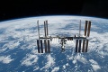Prechádzka v otvorenom vesmíre: Astronauti počas výstupu do vesmíru dlhé hodiny montovali na ISS solárny panel