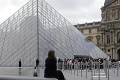 Muž zaútočil mačetou na vojenskú hliadku z Louvre: Postavil sa pred súd, hrozí mu doživotie