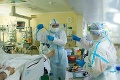 Nákazlivejší variant koronavírusu bičuje Rusko: Bolestivé číslo, pribudlo najviac úmrtí od februára
