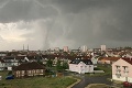 Katastrofické následky ničivej búrky: Českí záchranári sú maximálne vyťažení, hlásia obete na životoch