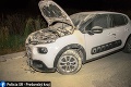 Nočný požiar osobného auta v Lipanoch: Majiteľovi ostali len oči pre plač