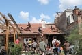 Opravy domov zničených tornádom na Morave viaznu: Ľudia musia žiť v provizórnych podmienkach