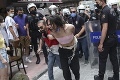 Účastníkov pochodu na podporu LGBTQI neodradil ani zákaz: Drsný zákrok istanbulskej polície