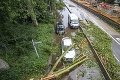 Nemeckom sa prehnali búrky, ktoré spôsobili záplavy a dopravné nehody: Silný vietor zničil strechu opery
