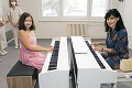 Talentovaná Emka utrpela vážnu zlomeninu: Nadanej klaviristke zachránili ruku!