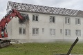 Domácim ostali len oči pre plač: V Česku začali búrať domy určené po tornáde na demoláciu