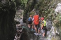 Nešťastie pod Obrovským vodopádom: Turistka sa pošmykla v rokline!