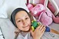 Krutá rana pre chorú školáčku Sašku, ktorá písala Čaputovej: Rakovinu dostala aj jej mama!