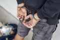 Policajti zadržali dvoch Grékov kvôli bielemu prášku v aute: Nečakané rozuzlenie