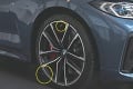 Prečo sú na pneumatikách takéto červené a žlté značky?