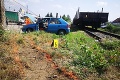 Hrozivá nehoda v Bolešove: Vodič zázrakom prežil zrážku s vlakom, toto ho zachránilo