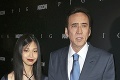 Nicolas Cage po boku piatej manželky, o 31 rokov mladšej Japonky: Odpadnete, ako sa zasnúbili