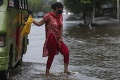 Silné dažde v Bombaji: Zrútili sa viaceré domy, zahynulo najmenej 26 ľudí