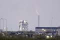 Vesmírny let miliardára Bezosa: Raketa New Shepard odštartovala zo základne v Texase, úspešný návrat na Zem