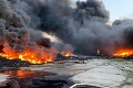 Obrovský požiar v Palárikove: Horí hala s pneumatikami, hustý dym vidno na kilometre