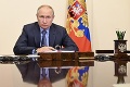 Putin tlačí na nezaočkovaných občanov: Tvrdí ale, že vnucovať vakcínu nikomu nemôžu