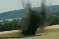 Nebezpečný nález: Pyrotechnici odpálili v Smoleniciach delostreleckú mínu