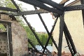 Dráma v Žitavanoch: Rodinný dom zachvátili plamene, strecha ľahla popolom