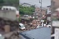Hrozivé zážitky počas záplav v Japonsku: Vodič unikol prívalovej vlne len tak-tak!