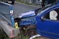 Vodič v Kluknave narazil do zábradlia: Zranilo sa päť osôb, medzi nimi aj dieťa
