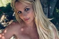 Britney Spears zo seba bez zábran strhla tričko, pod ktorým nemala nič: Pikantné fotky speváčky