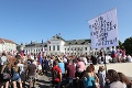Heger reaguje na protest pred Prezidentským palácom: Odkaz nezaočkovaným