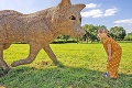 Umelci zhotovili sochy zvierat zo slamy a sena: Zápalky nechajte doma!