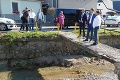 Premiér navštívil povodňou zničenú Valaskú Belú: Heger prisľúbil pomoc na odstraňovanie škôd