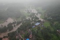 Prívalové dažde spôsobili zosuvy pôdy a strhli niekoľko domov: India hlási ďalších 11 obetí monzúnov