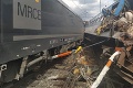 V Česku sa zrazila lokomotíva s osobným vlakom: Hlásia zranených