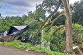 Besnenie počasia v Petkovciach na východe: Tornádo bralo strechy a lámalo stromy!