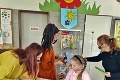 V Lučenci učia deti finančnej gramotnosti po svojom: Školáci majú vlastný bankomat aj výplatné pásky