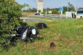 Tragédia na cestách: Neďaleko opusteného nákupného strediska zomrel motocyklista (†49)