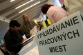 Dlhodobo nezamestnaných na Slovensku pribúda: V ktorom kraji je ich najviac?