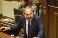 Poslanci arménskeho parlamentu sa počas rokovania dvakrát pobili: Jeden skončil v nemocnici