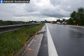 Tragická nehoda na diaľnici pri Ilave: Auto zmietlo muža († 36), ktorý chcel poskytnúť prvú pomoc