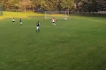 Keď brankár nemôže, pes pomôže: Štvornohý futbalista zabránil istému gólu!