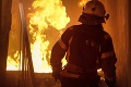 Nešťastie v Pakistane: Pri požiari továrne prišlo o život najmenej 16 osôb