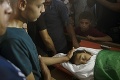 Násilnosti na hranici pásma Gazy majú ďalšiu obeť: Zomrel iba 12-ročný chlapec, ktorého postrelili vojaci