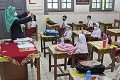 V indonézskej Jakarte je zaočkovaných 90 % obyvateľov: Po vyše roku otvorili školy