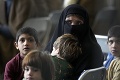 Američania odišli, po zuby ozbrojení Talibanci prevzali kontrolu nad letiskom: Mrazivý odkaz svetu