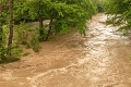 Hladiny riek nebezpečne stúpajú! Bude to ešte horšie: Platia výstrahy