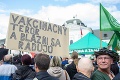 Situácia sa vyostruje: Demonštranti blokujú bratislavské cesty, polícii sa nedarí dostať dav pod kontrolu!