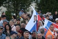 Na proteste v Bratislave to vrie: Agresia a nadávky! Polícia musela použiť slzotvorný plyn