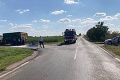 Strašná tragédia na západe Slovenska: Motorkár narazil do traktora, nehodu neprežil