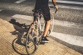 Diskusie o minimálnej vzdialenosti obchádzania cyklistov: Zákon sa môže zmeniť