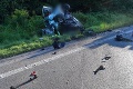Hrôzostrašné fotky! Auto skončilo pod kolesami kamióna, o život prišla 21-ročná žena