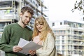 Ľudia do 35 rokov, zbystrite pozornosť: Komu sa oplatí mladomanželská pôžička na bývanie?