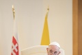 Historický moment! Na Slovensko priletel pápež František, kam povedú jeho kroky?